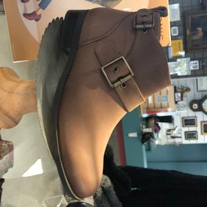 Vionic flat bootie brown